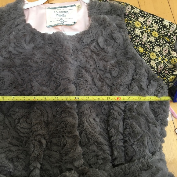 Women's Coat: California Moonrise Belted Fur Coat with Embroidered Back - Picture 6 of 8